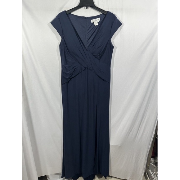 NEW $298‎ IEENA by Mac Duggal [ 12 ] Cap Sleeve V-Neck Jersey Gown in Navy - Picture 7 of 15